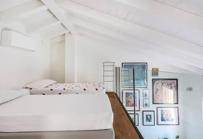 Domus: Modern Loft In The Center Of Parma